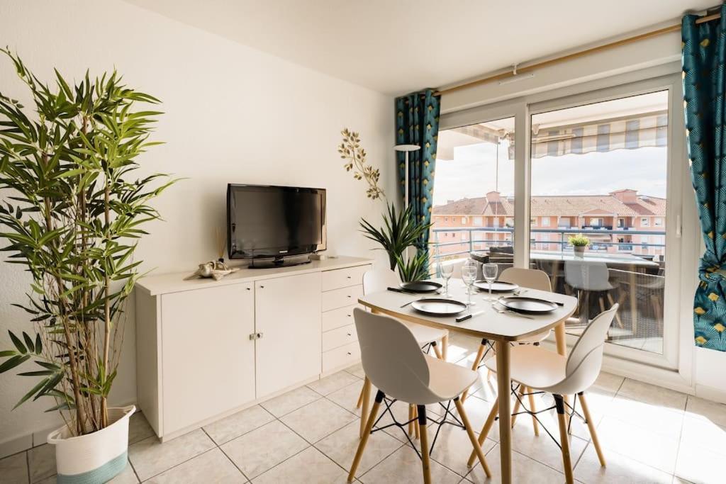 Port-Frejus, Le Paladien, Appartement 2 Pieces Climatise, Terrasse & Parking Bagian luar foto