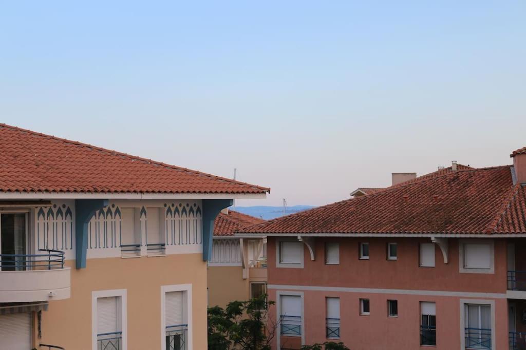 Port-Frejus, Le Paladien, Appartement 2 Pieces Climatise, Terrasse & Parking Bagian luar foto