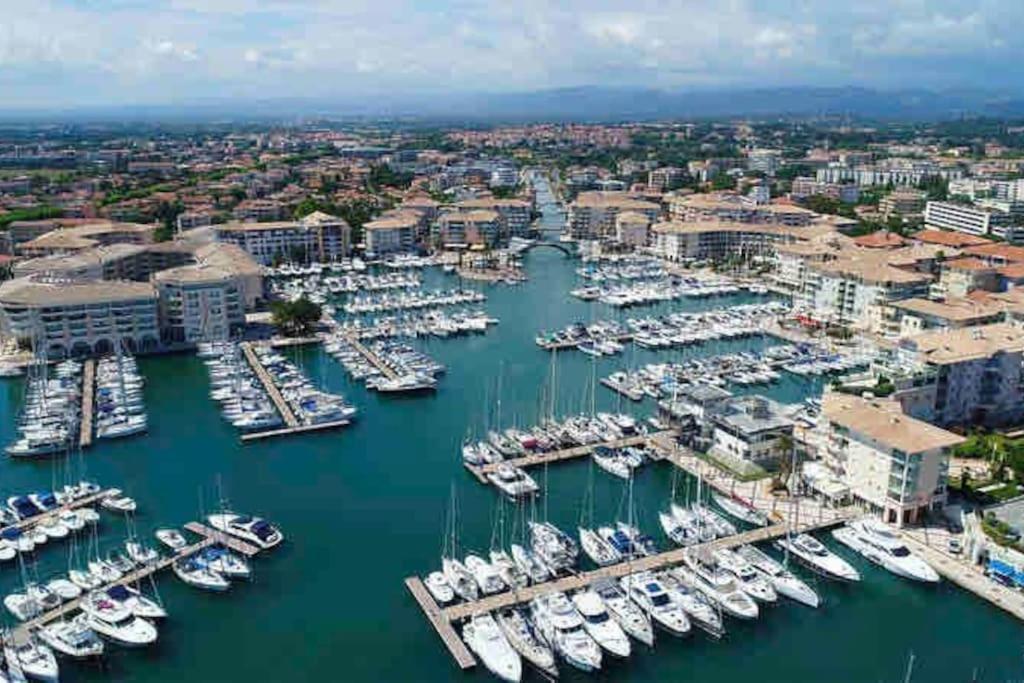 Port-Frejus, Le Paladien, Appartement 2 Pieces Climatise, Terrasse & Parking Bagian luar foto