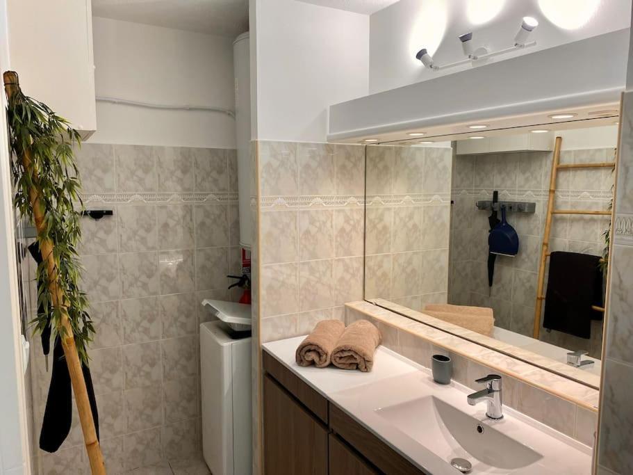 Port-Frejus, Le Paladien, Appartement 2 Pieces Climatise, Terrasse & Parking Bagian luar foto