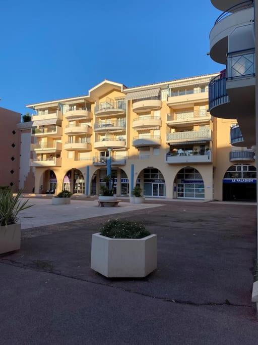 Port-Frejus, Le Paladien, Appartement 2 Pieces Climatise, Terrasse & Parking Bagian luar foto