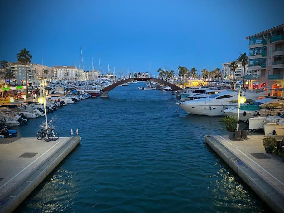 Port-Frejus, Le Paladien, Appartement 2 Pieces Climatise, Terrasse & Parking Bagian luar foto